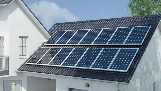 Foto von einer Photovoltaikanlage auf dem Hausdach in Kärnten